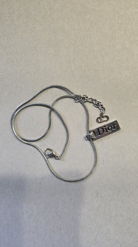 Christian dior logo plate - dior,