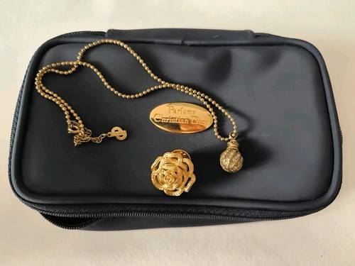 Dior brosche und kette mit - dior,